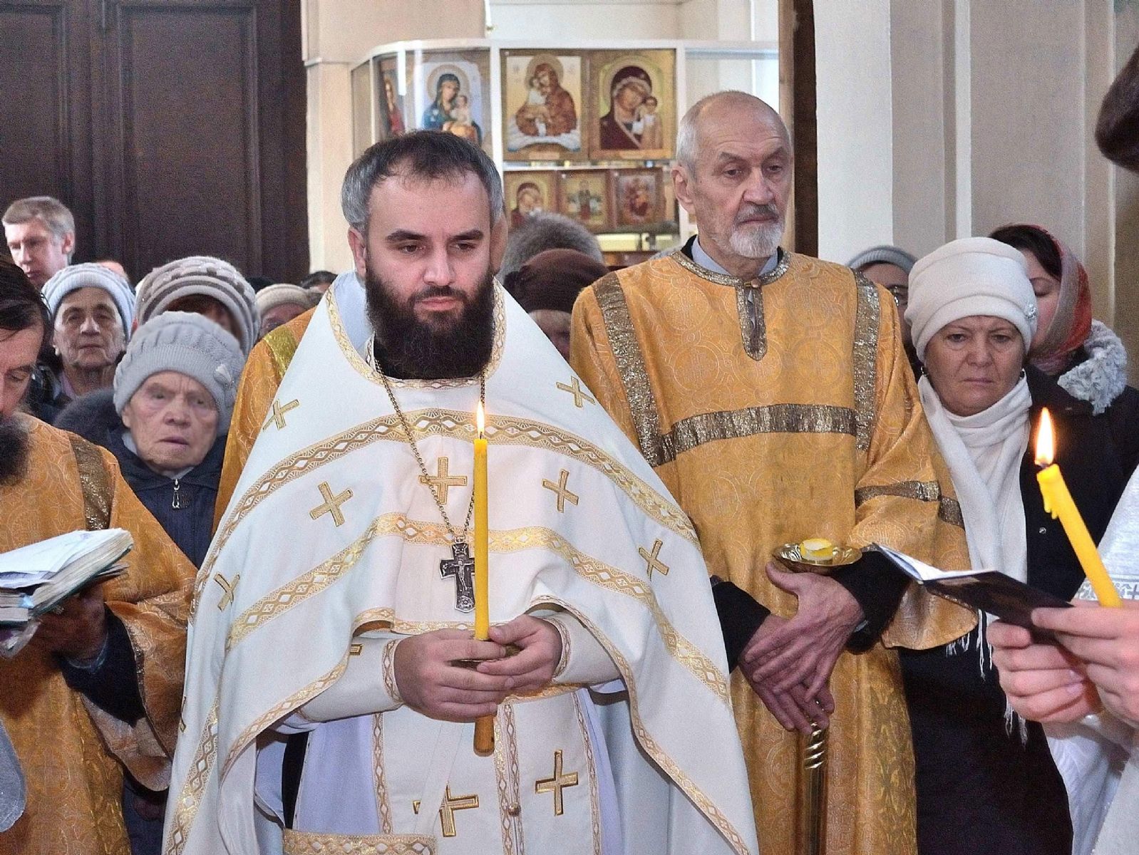 В Дмитриевскую родительскую субботу в Богоявленском храме совершены заупокойные богослужения
