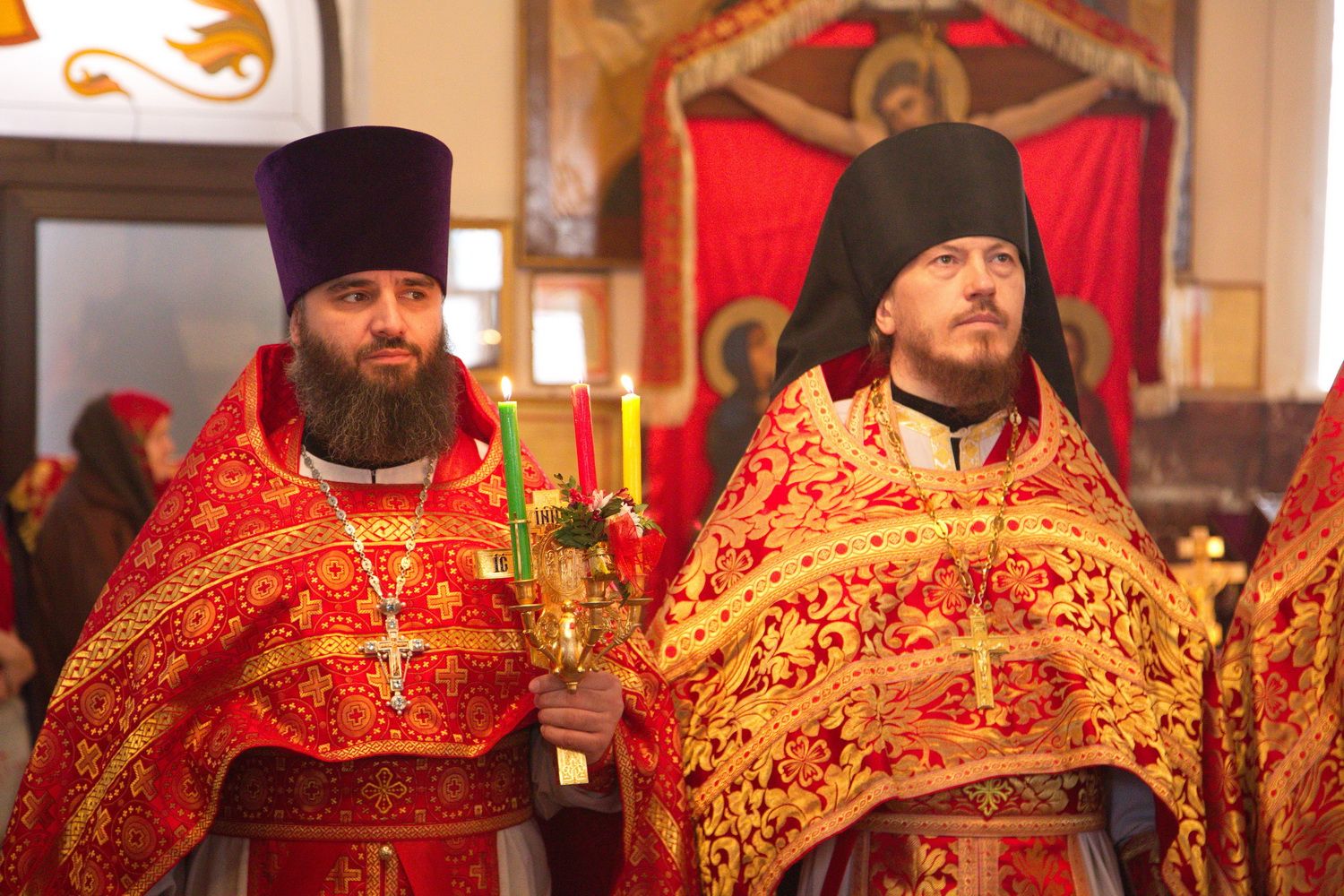 Протоиерей Андрей БАСОВ сослужил Главе Алтайской Митрополии в Никольском храме г. Барнаула