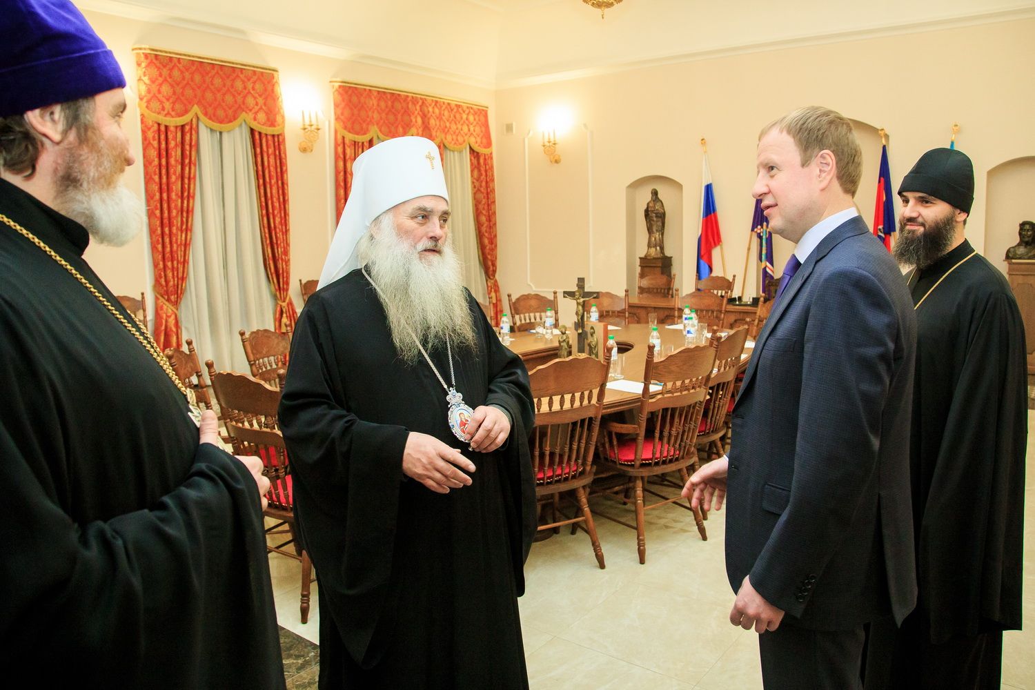 Протоиерей Андрей Басов принял участие во встрече с губернатором Алтайского края