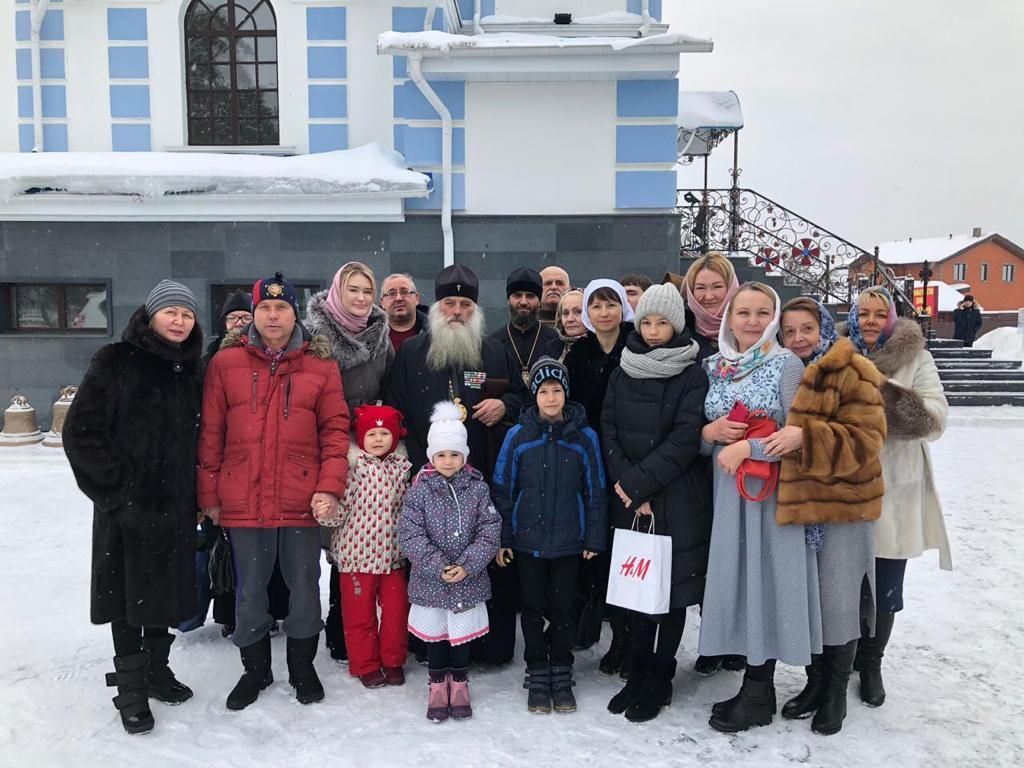 Настоятель храма Успения Пресвятой Богородицы с. Фирсово протоиерей Андрей Басов сослужил Владыке Сергию Божественную литургию