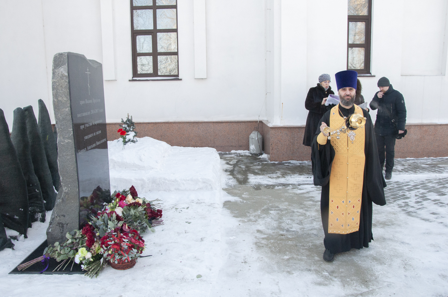 Благочинный Барнаульского городского округа протоиерей Андрей Басов сослужил Митрополиту Сергию панихиду в Иоанно-Предтеченском храме