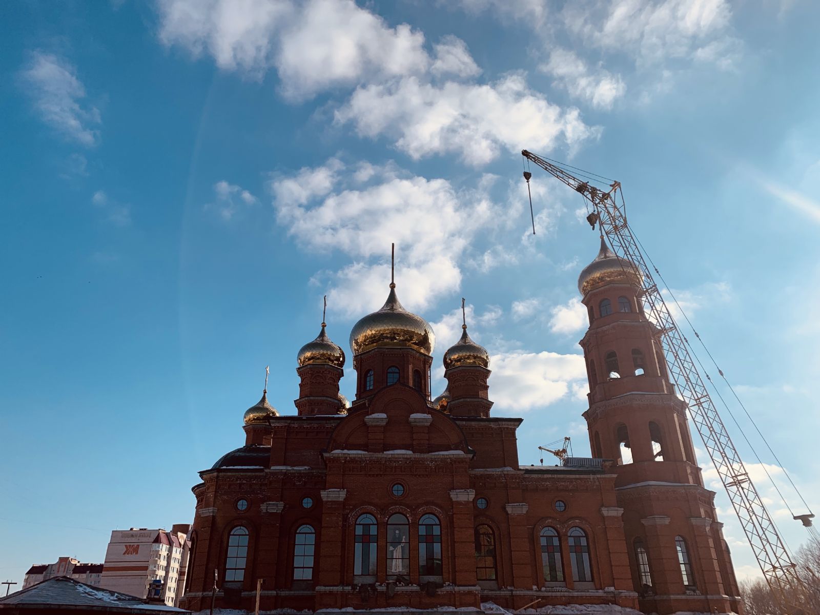 Митрополит Сергий освятил четыре накупольных креста для строящегося собора Александра Невского