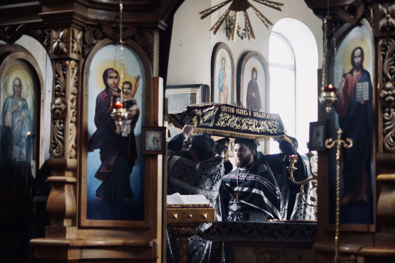 Великая Пятница. Вечерня с выносом Плащаницы 