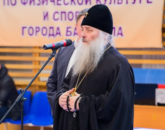 Митрополит Барнаульский и Алтайский Сергий благословил сильнейших самбистов мира