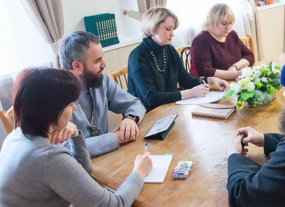 В управлении Алтайского края по культуре и архивному делу состоялось совещание по вопросам презентации книги о митрополите Макарии Алтайском