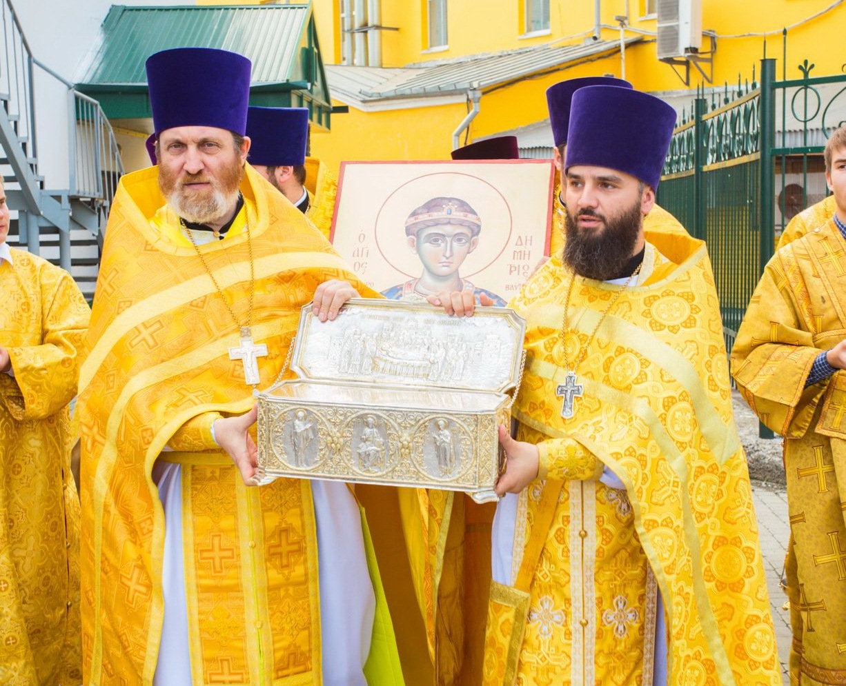 В день памяти святых апостолов Петра и Павла глава Алтайской митрополии возглавил Литургию в храме святителя Димитрия Ростовского