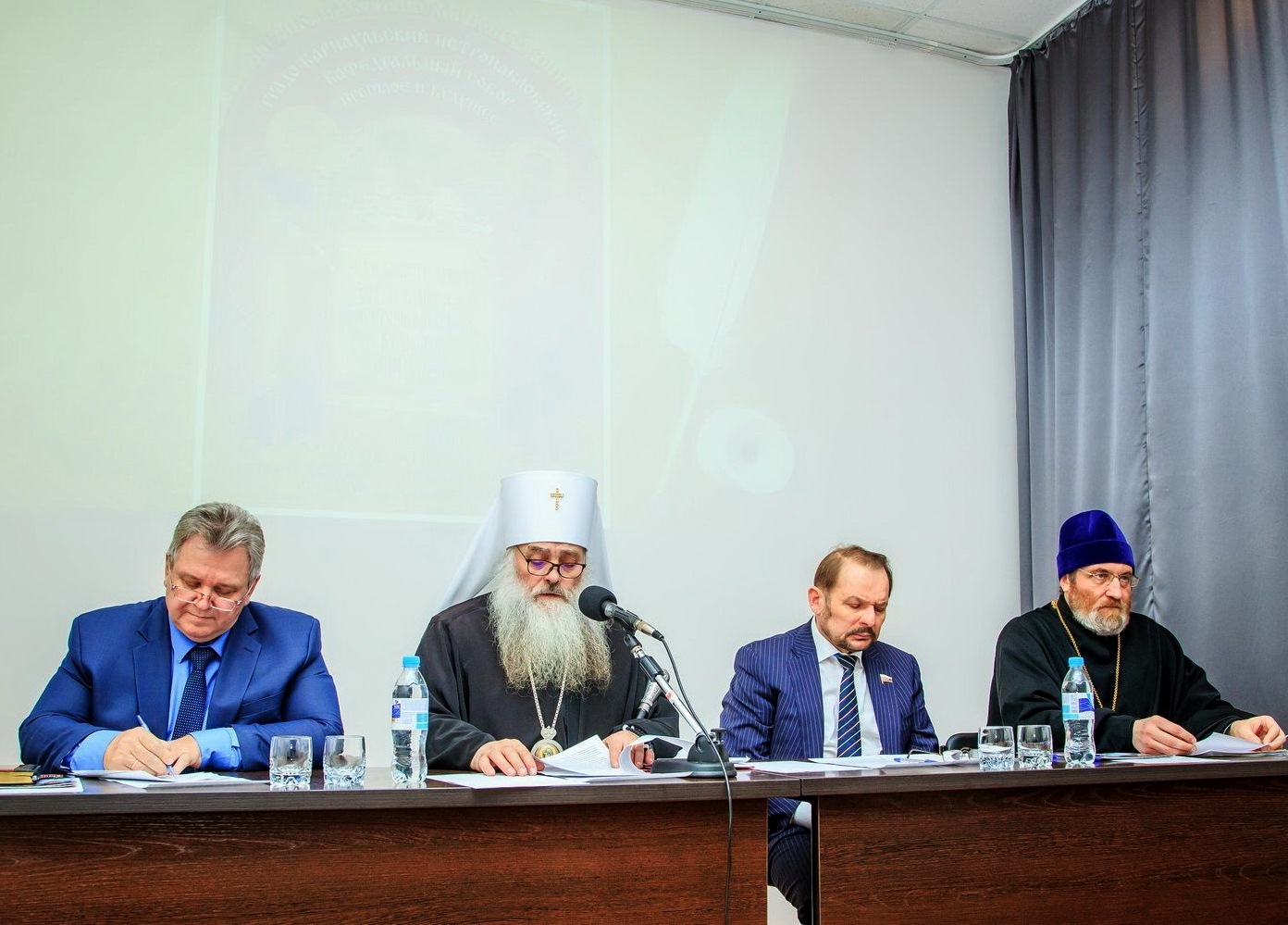 В Барнауле состоялась научно-практическая конференция «Градо-Барнаульский Петропавловский кафедральный собор: прошлое и будущее»