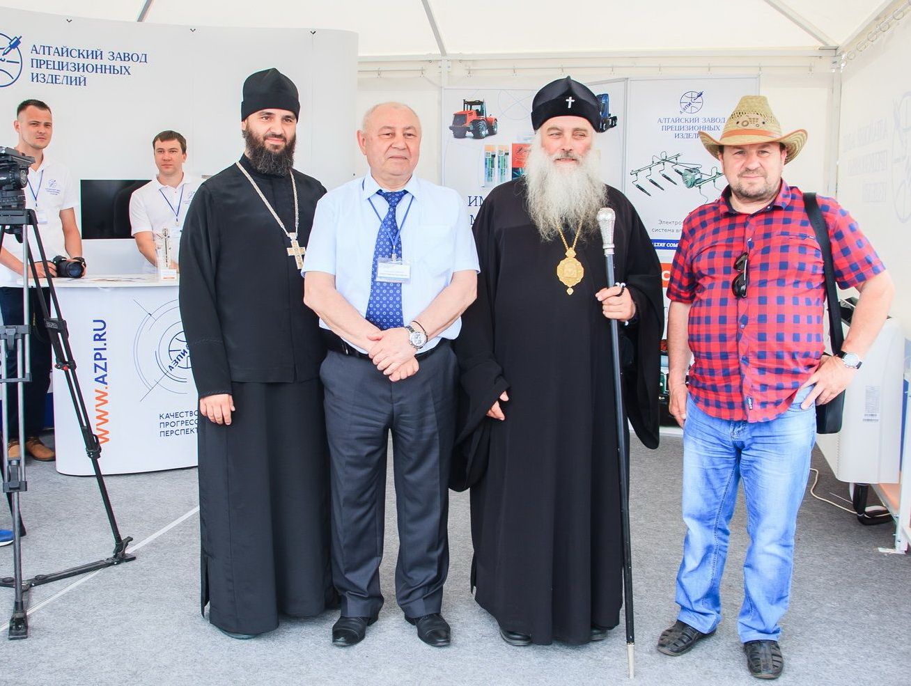 Глава Алтайской митрополии посетил агрофорум 
