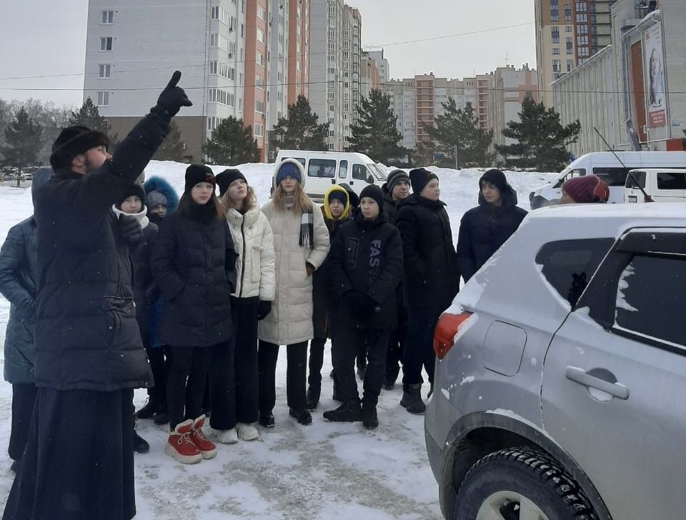 Экскурсия по Александро-Невскому Собору для воспитанников социально-реабилитационного центра «Солнышко»