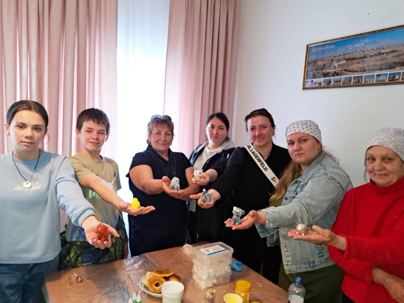 В  РУКОДЕЛЬНОМ КРУЖКЕ ПМО «НЕВСКИЕ» СОСТОЯЛСЯ МАСТЕР-КЛАСС ПО ИЗГОТОВЛЕНИЮ МЫЛА