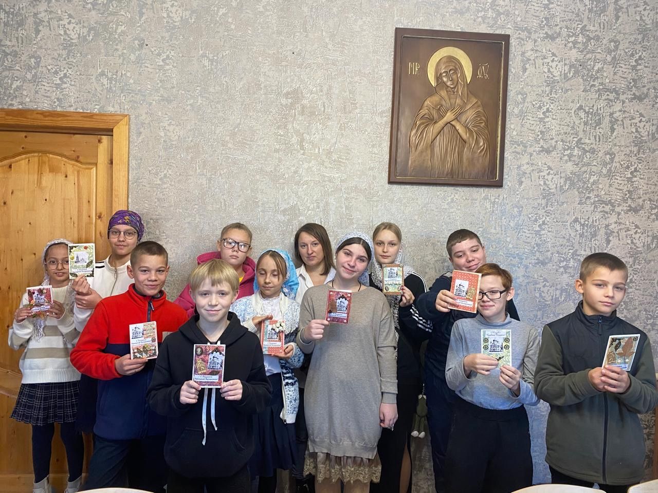 Творческий мастер-класс в Воскресной школе, посвященный празднику Покрова Божией Матери