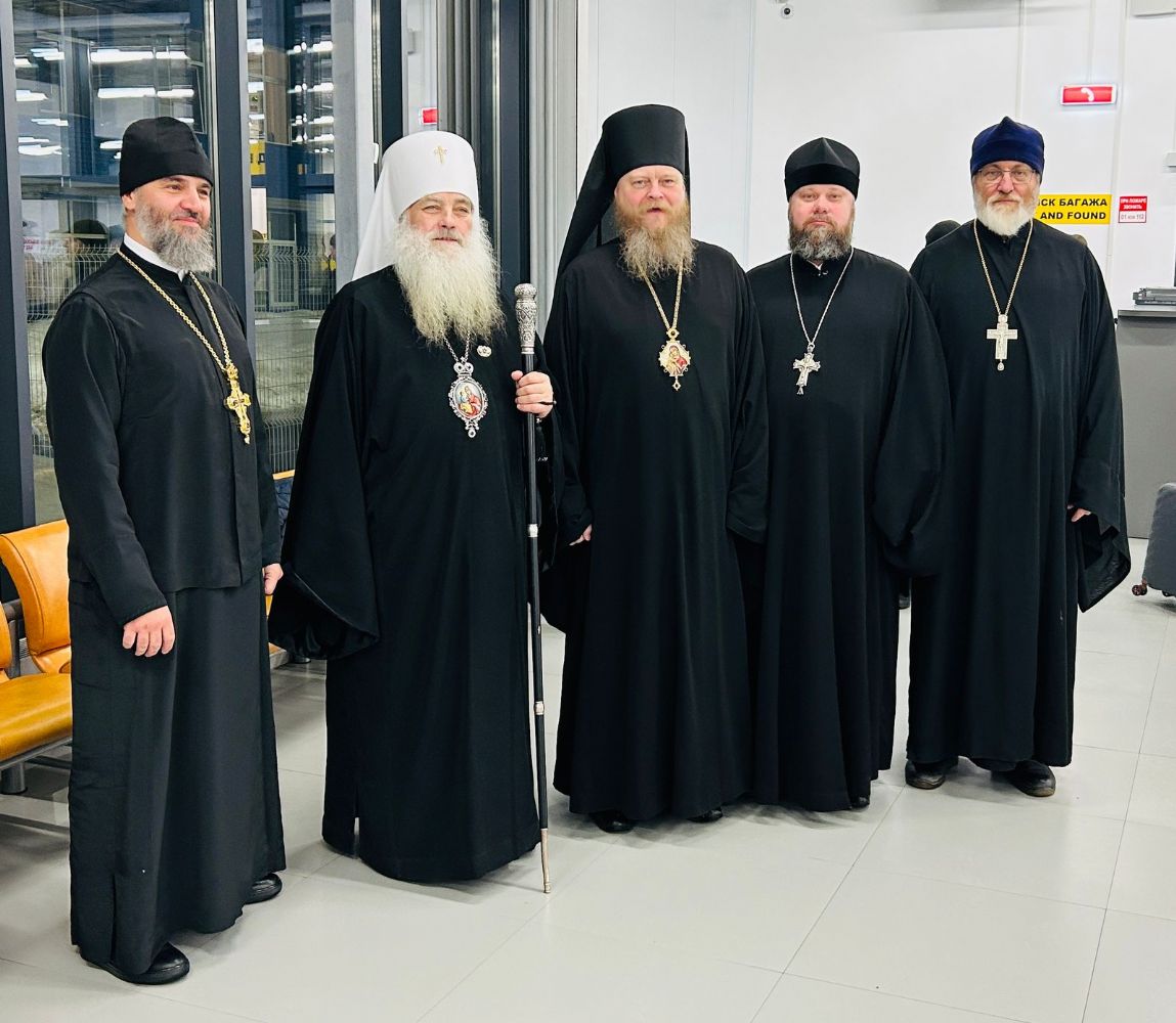 Древний образ Божией Матери “Умиление” Псково‑Печерская встретили в аэропорту г. Барнаула