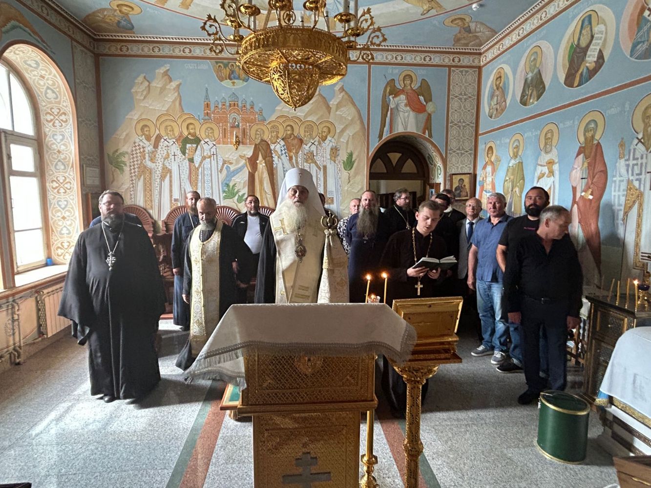 Архипастырь совершил благодарственный молебен в день своего рождения