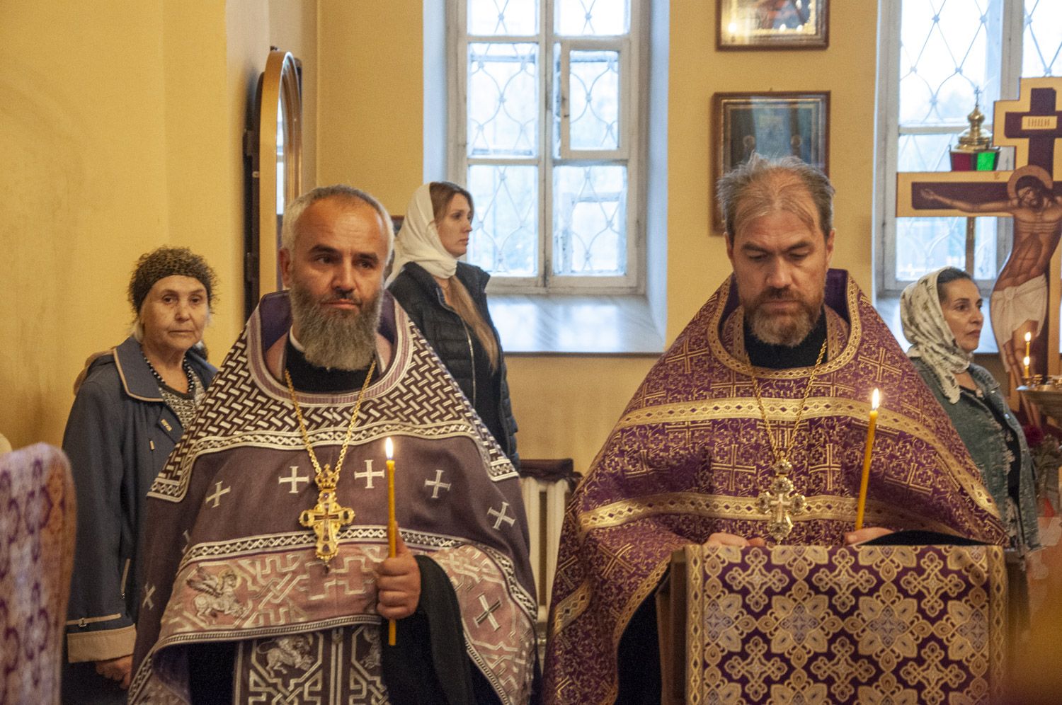 Архипастырь совершил вечернее богослужение с чтением акафиста