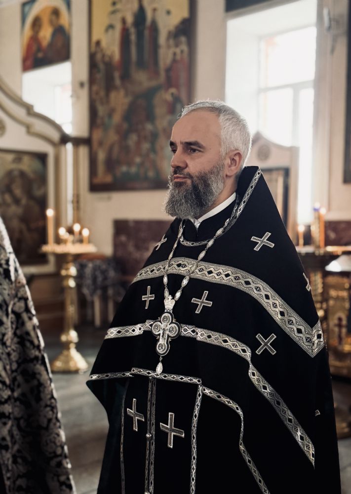 Протоиерей Андрей Басов сослужил Митрополиту Сергию Пассию в Никольском храме г. Барнаула