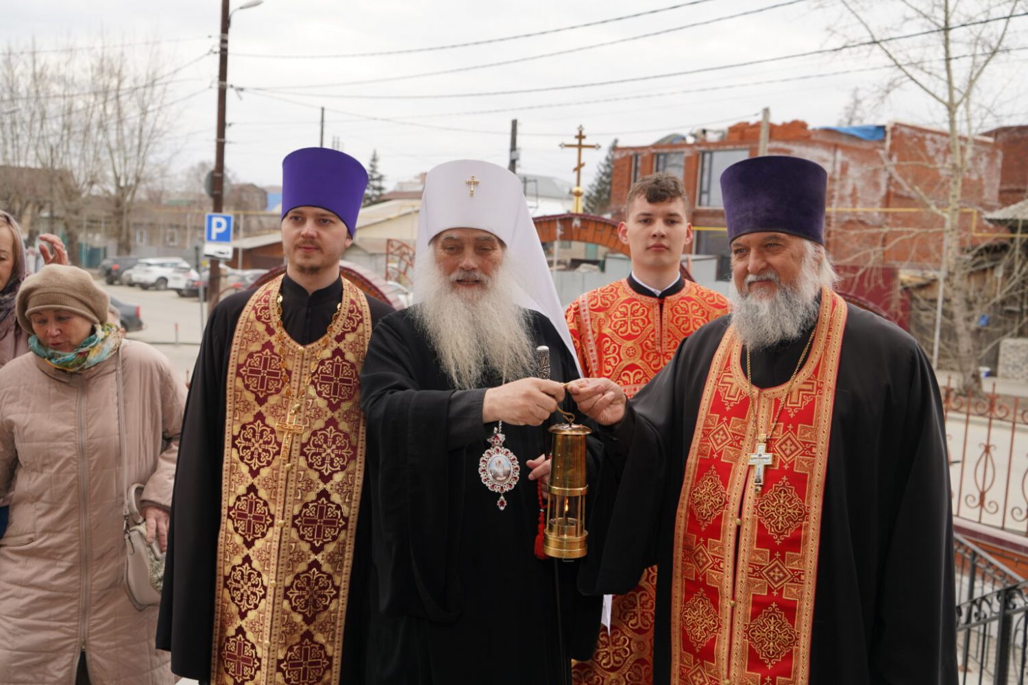 В праздник Светлого Христова Воскресения Архипастырь совершил Пасхальную великую вечерню