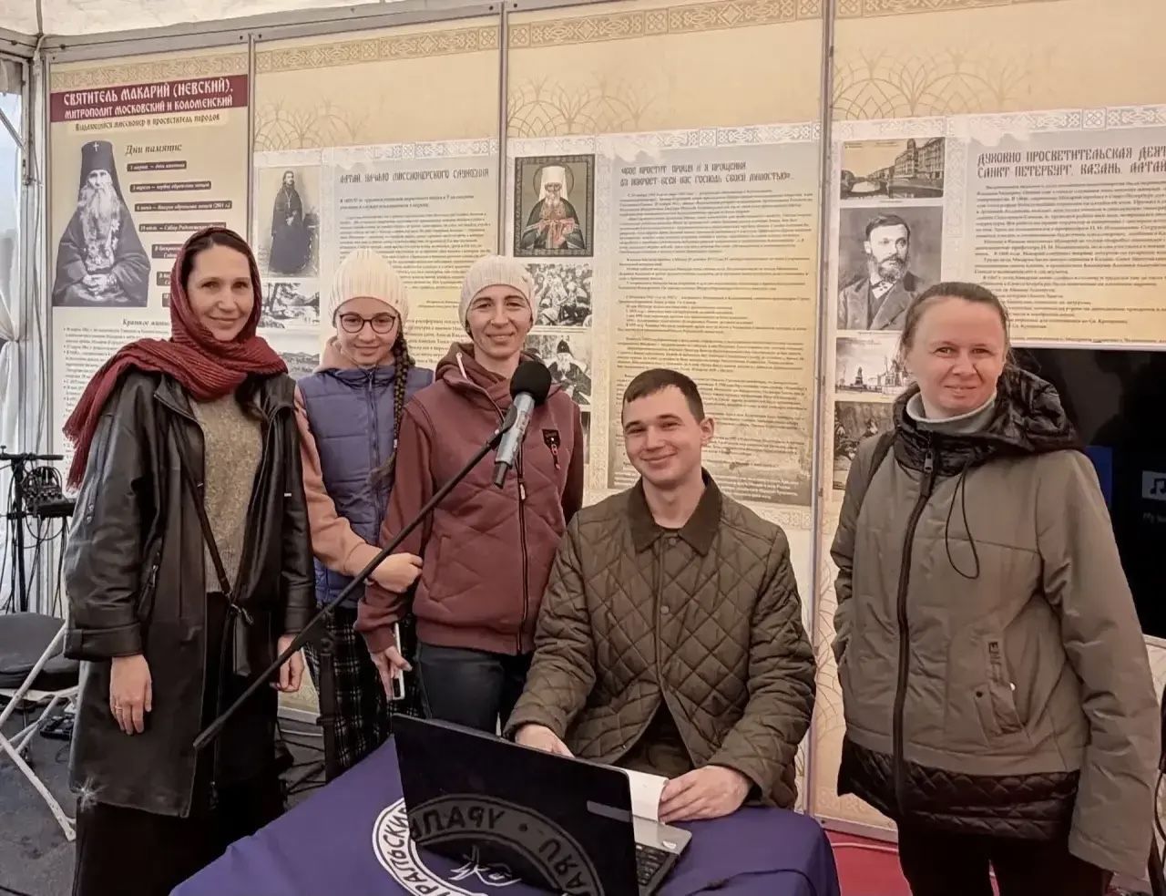 Участие молодёжного центра  «Невские» в православной выставке-ярмарке