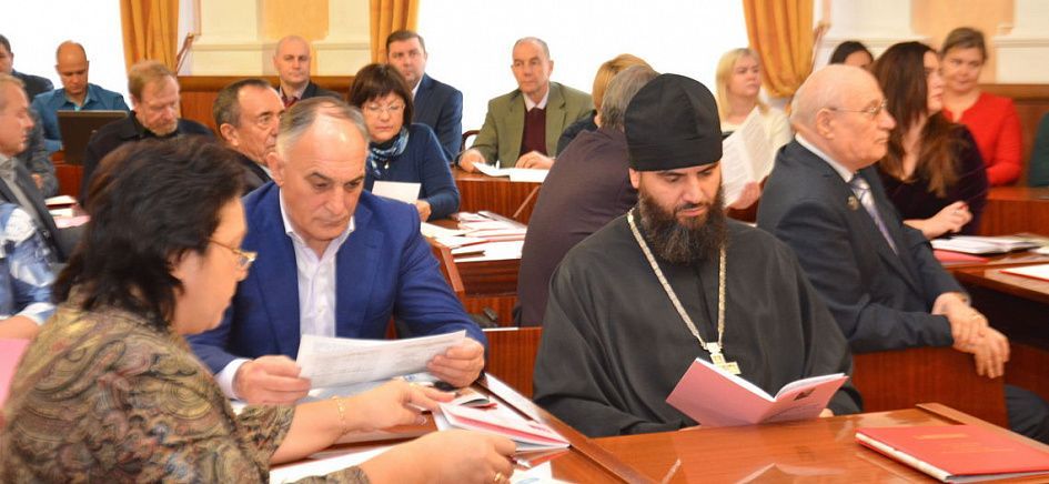Протоиерей Андрей Басов принял участие в работе Общественной палаты города IV созыва
