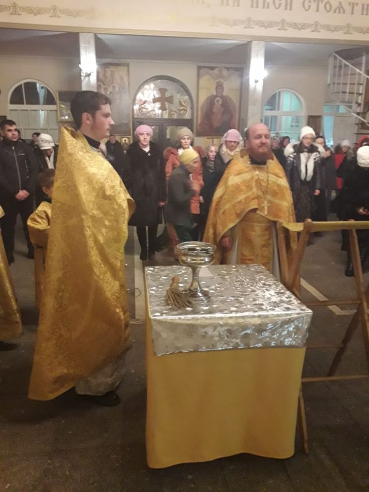 В Барнауле совершена ночная литургия