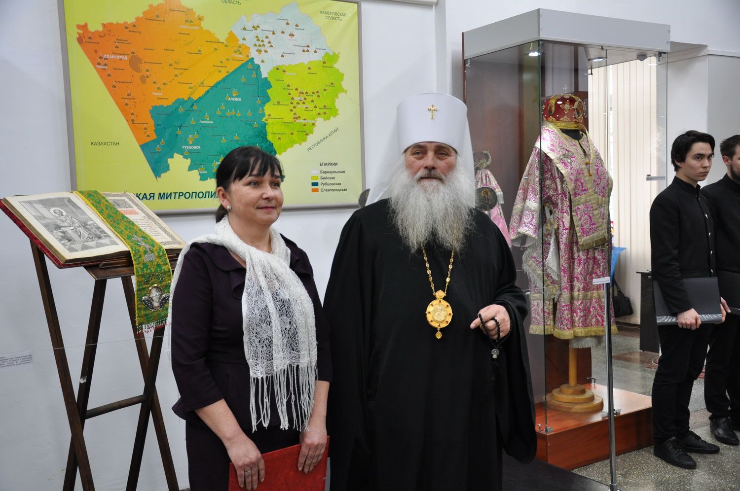 В Алтайском краеведческом музее открылась выставка, посвященная 25-летию возрождения Барнаульской епархии