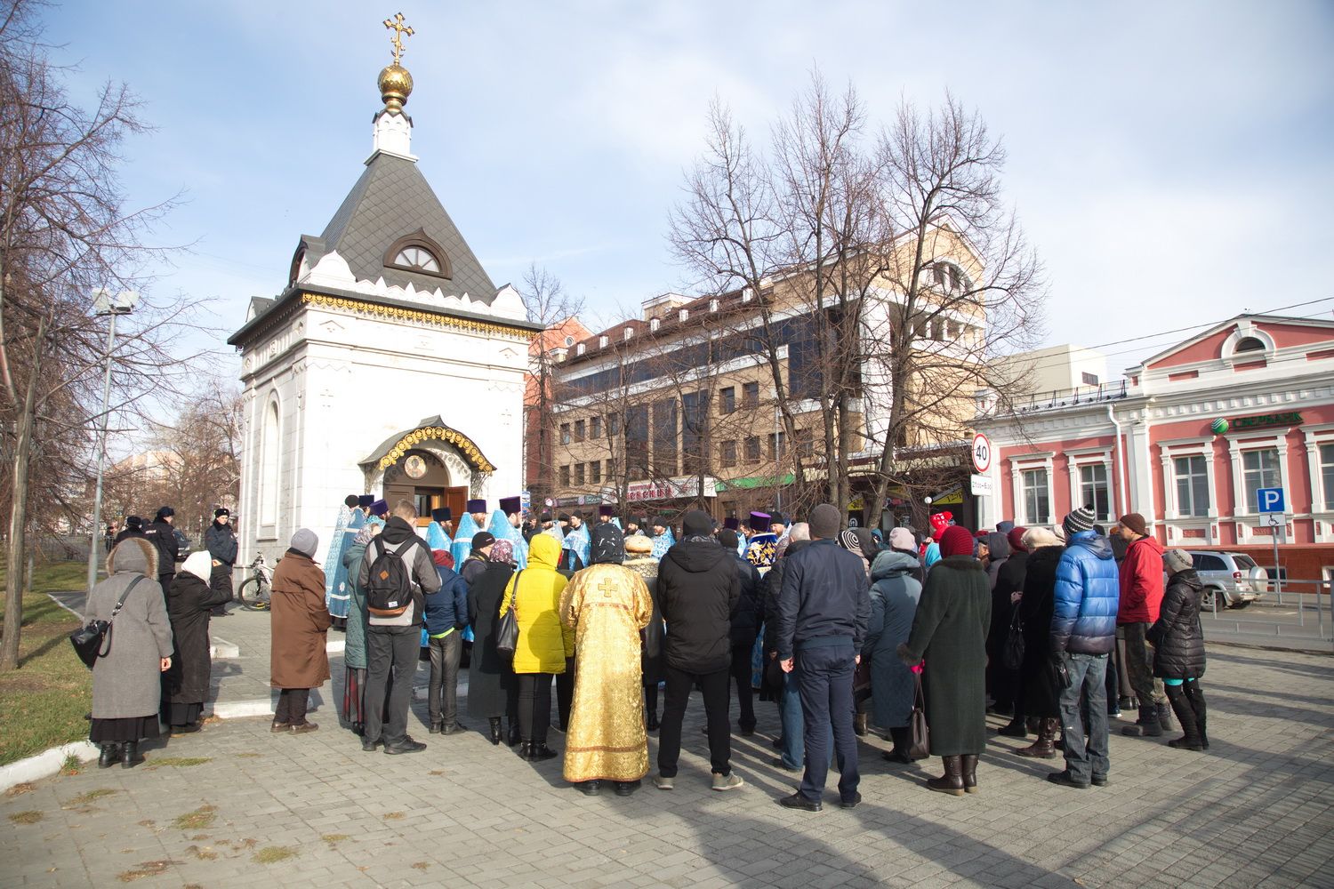 В Барнауле прошел молебен у часовни благоверного князя Александра Невского