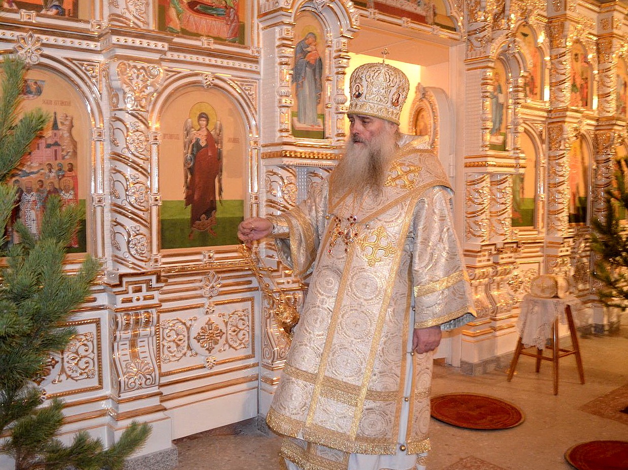 Митрополит Сергий совершил освящение храма во имя святого праведного Иоанна Кронштадтского в Новоалтайске