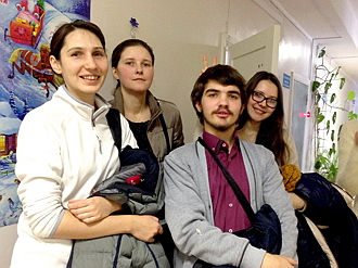 Православная молодёжь навестила детей в больнице