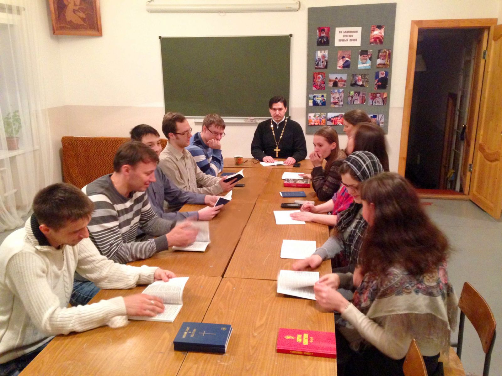 4 марта состоялись Евангельские  чтения в Православном молодежном объединении 