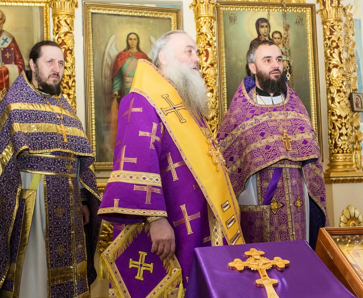 В Великий четверг митрополит Сергий возглавил Литургию в Покровском кафедральном соборе