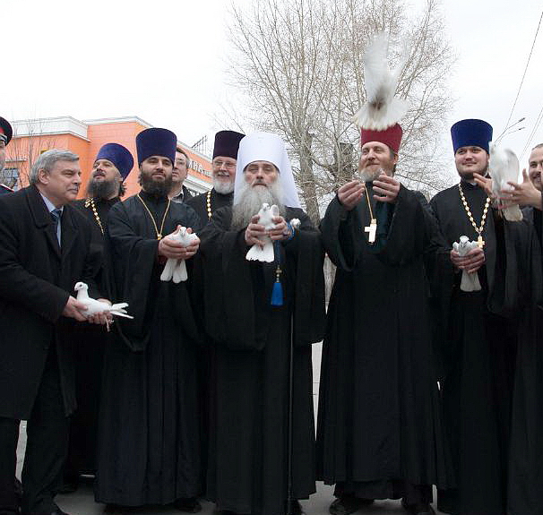 В праздник Благовещения Пресвятой Богородицы митрополит Сергий совершил Литургию в Благовещенском храме Барнаула
