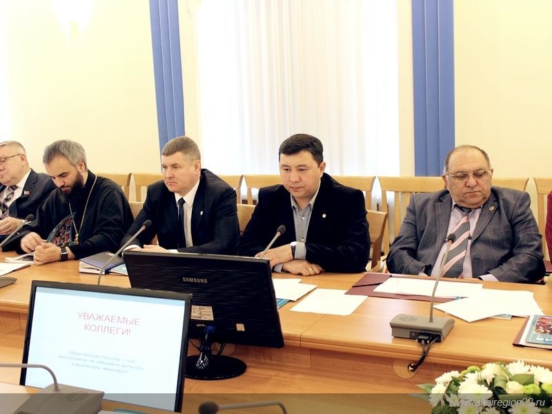 Секретарь Барнаульской епархии принял участие в заседании Совета по вопросам реализации государственной национальной политики