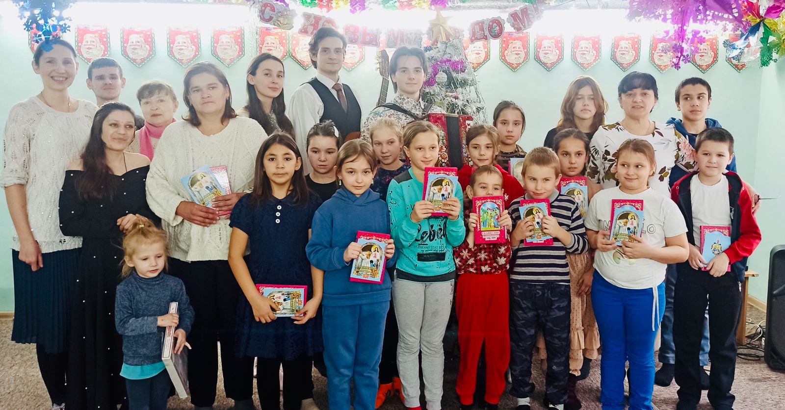 Братья и сестры  "Невские" посетили детей в Алтайской краевой общественной организации опекунов детей-сирот «Доброе сердце»
