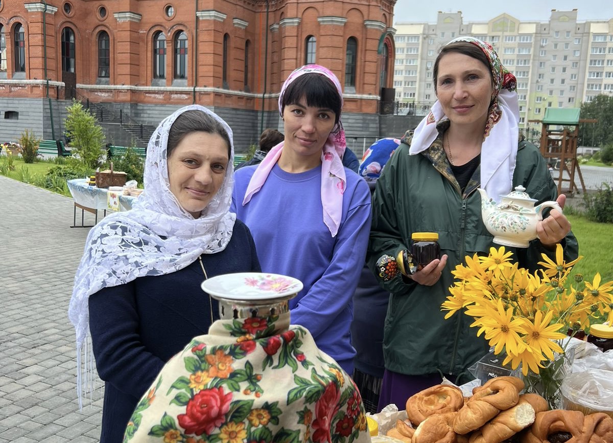 В Александро-Невском Соборе прошла благотворительная ярмарка