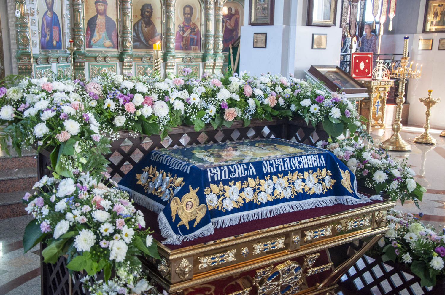В Александро-Невском Соборе совершен чин погребения Пресвятой Богородицы